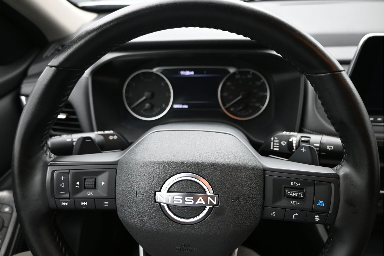 Used 2025 Nissan Rogue SV FWD image 8