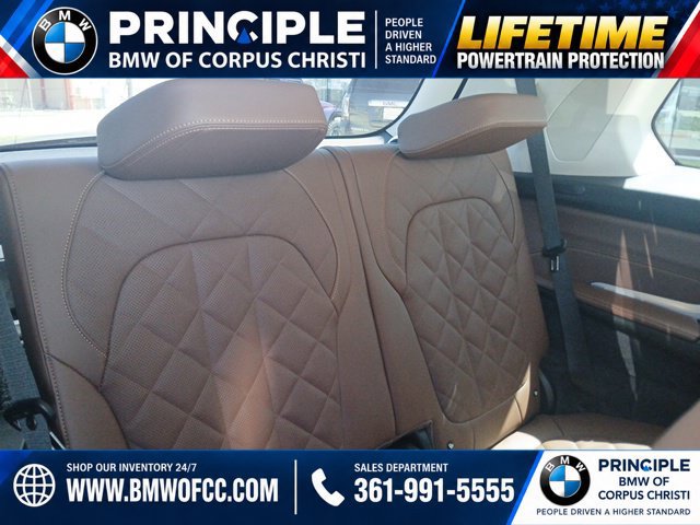 Used 2026 BMW X7 xDrive40i AWD/4WD image 13