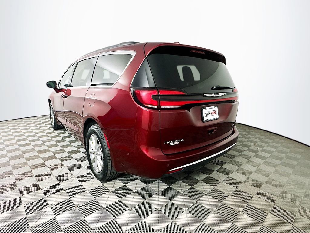 Certified 2022 Chrysler Pacifica Touring-L w/ Uconnect Theater Family Group AWD/4WD image 8
