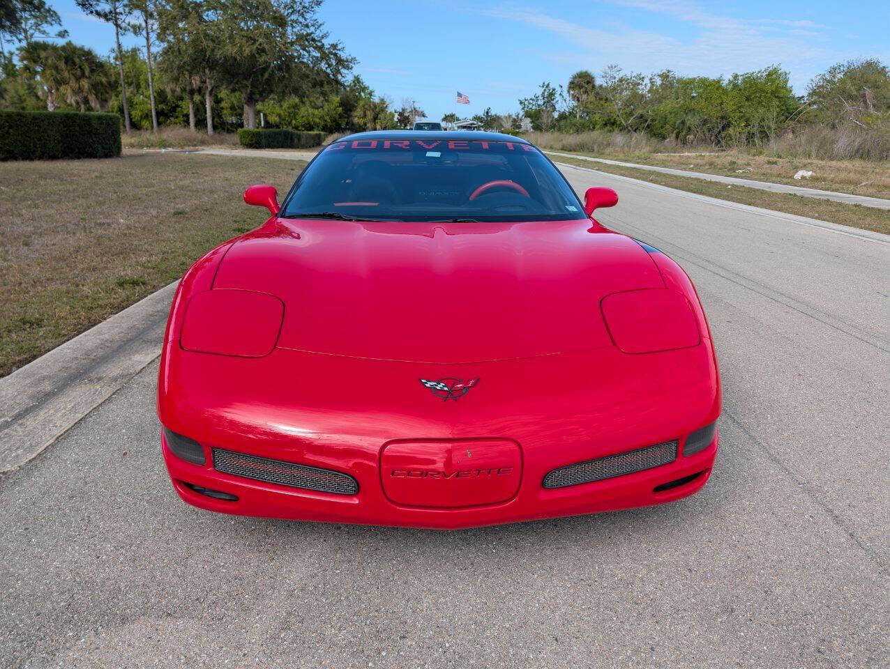Used 2000 Chevrolet Corvette Coupe w/ Roof Pkg image 3