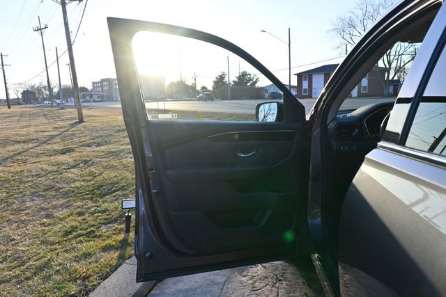 Used 2025 Honda Pilot Touring image 27