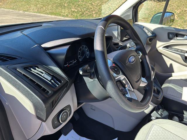 Used 2023 Ford Transit Connect XLT image 13