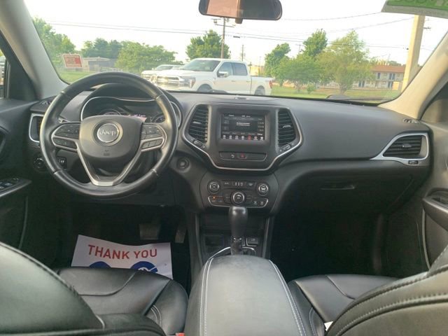 Used 2019 Jeep Cherokee Latitude Plus FWD image 24