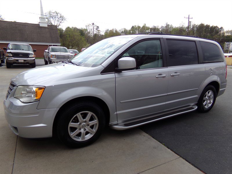 Used 2008 Chrysler Town & Country Touring