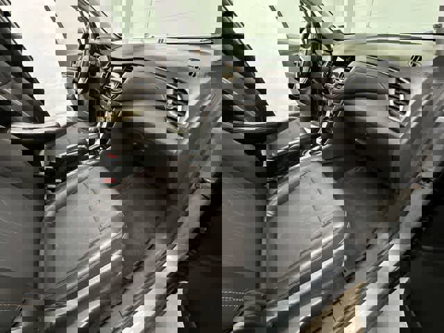 Used 2019 Chevrolet Trax LT w/ LT Convenience Package image 20