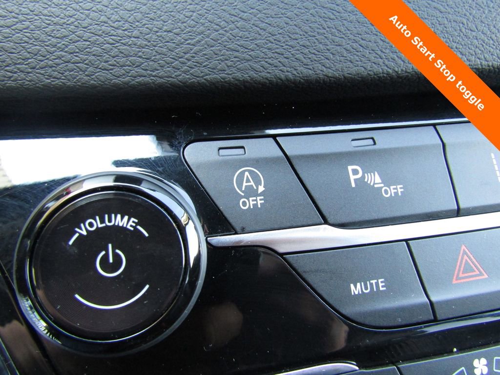 Used 2025 Chrysler Pacifica Select FWD image 17