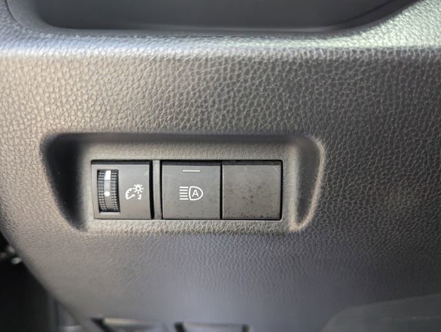 Used 2022 Toyota RAV4 XLE image 25