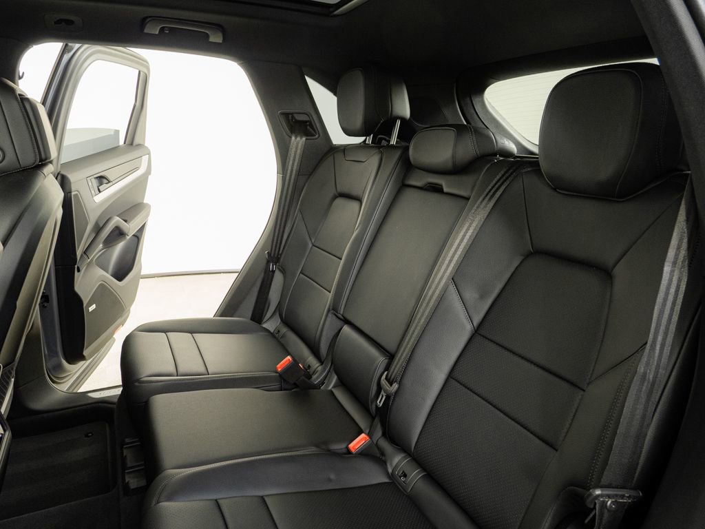 Certified 2026 Porsche Cayenne AWD/4WD image 22