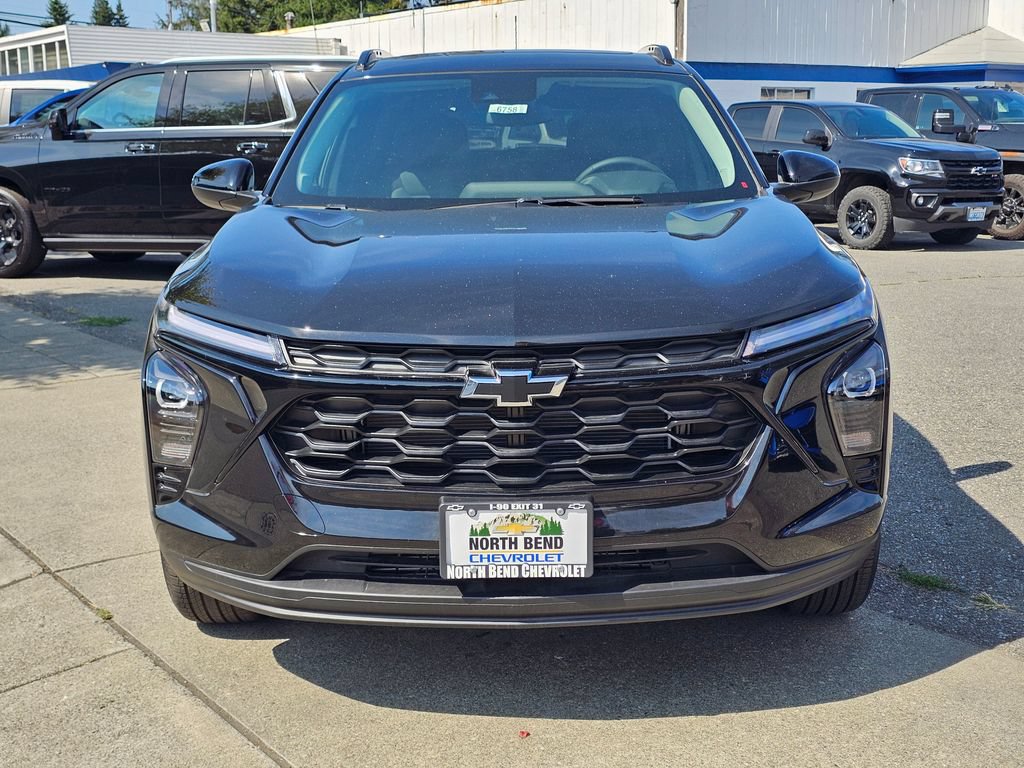 New 2026 Chevrolet Trax LT w/ Sunroof Package FWD image 2