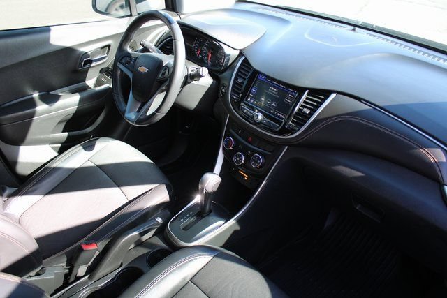 Used 2022 Chevrolet Trax LT w/ LT Convenience Package FWD image 18