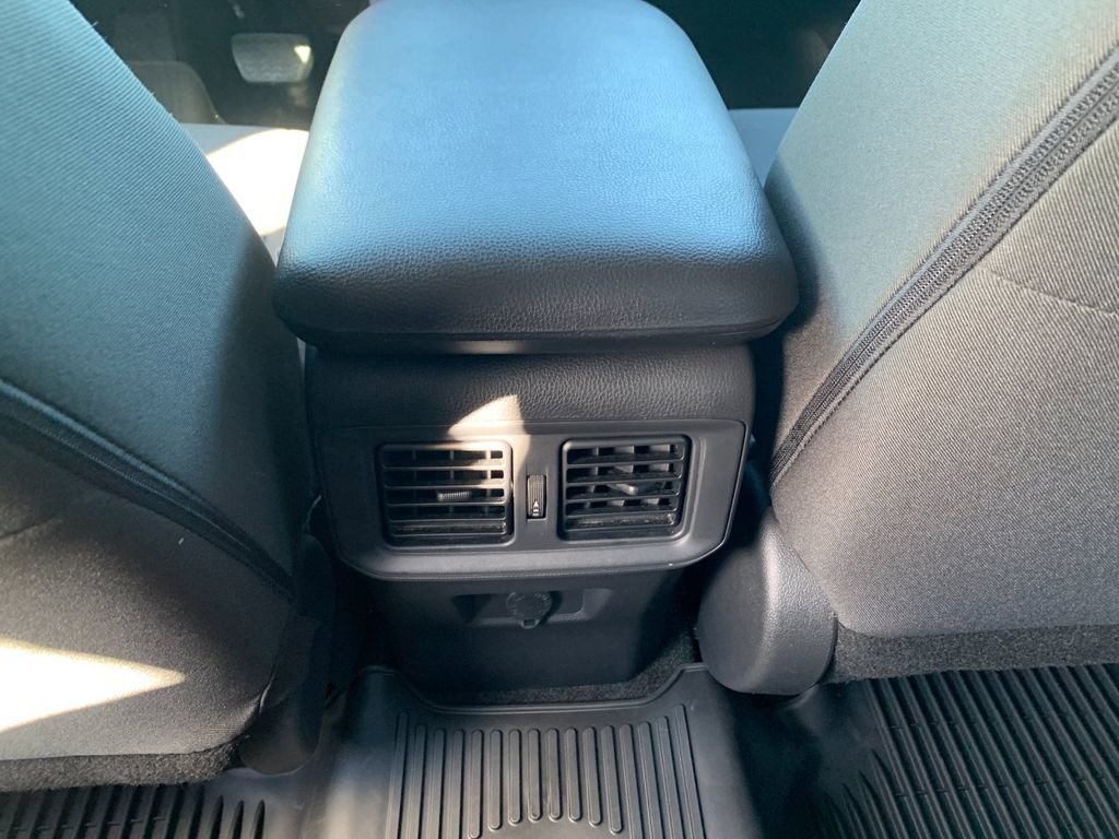 Used 2025 Toyota RAV4 LE AWD/4WD image 15