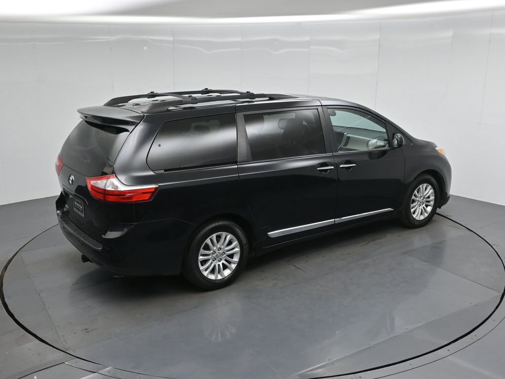 Used 2015 Toyota Sienna XLE Premium FWD image 43