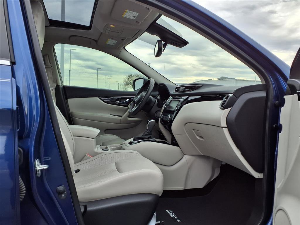 Used 2019 Nissan Rogue Sport SL w/ Premium Package image 26