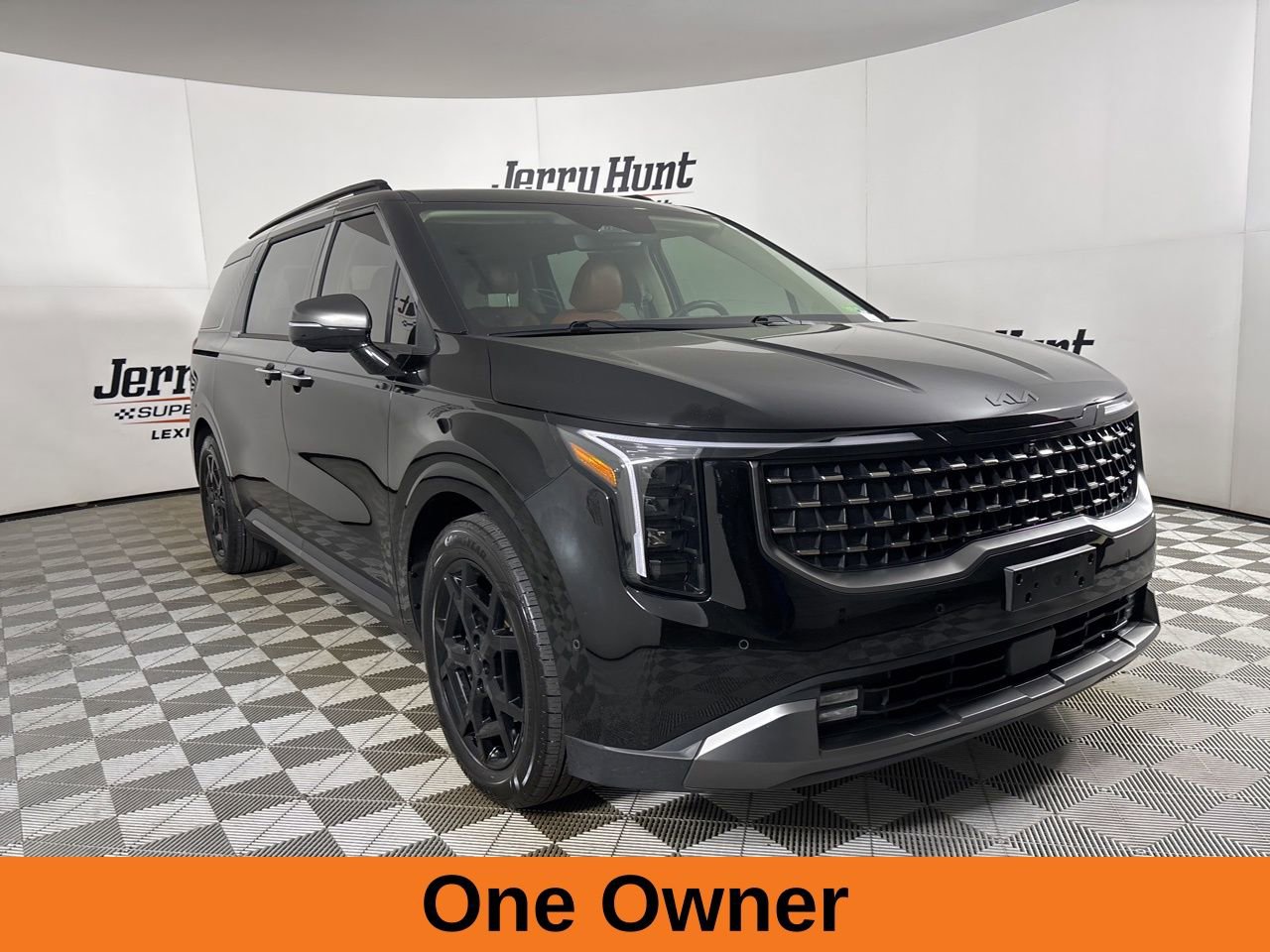 Used 2026 Kia Carnival SX w/ SX Dark Edition Package image 4