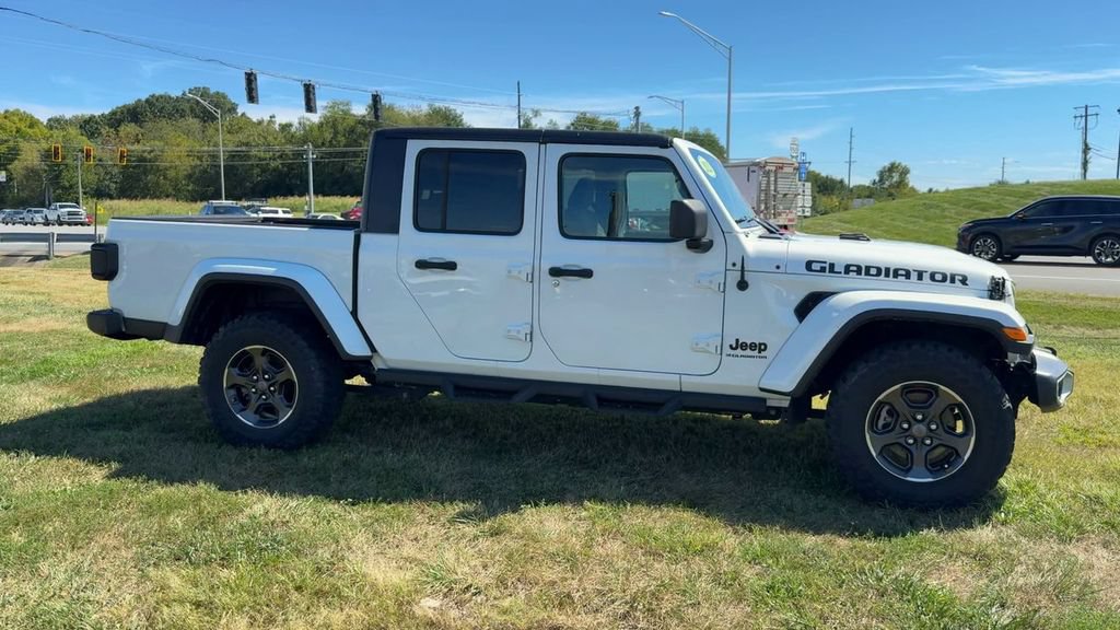 Used 2023 Jeep Gladiator Sport AWD/4WD image 8