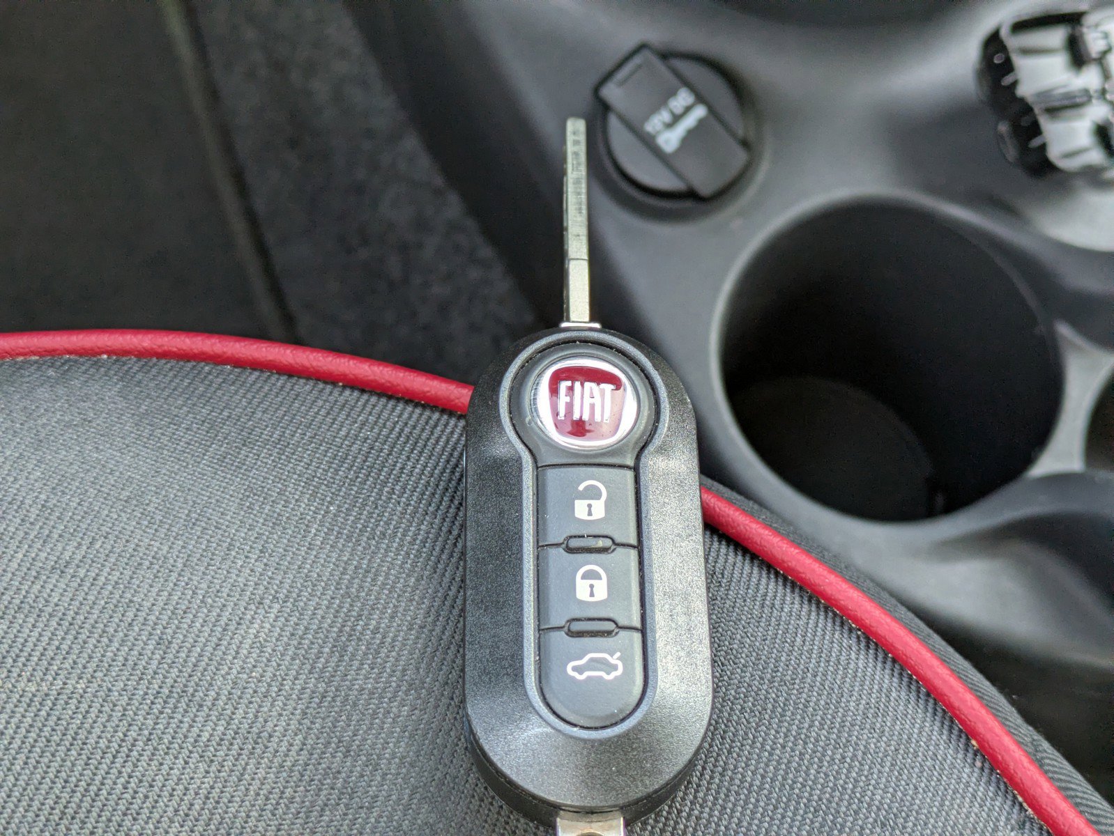 Used 2017 FIAT 500 Pop image 22