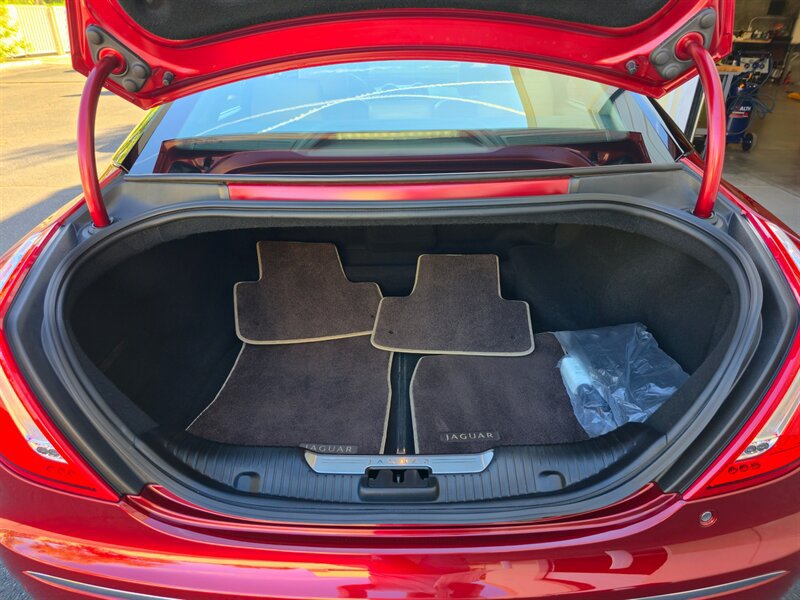 Used 2012 Jaguar XJ RWD image 32