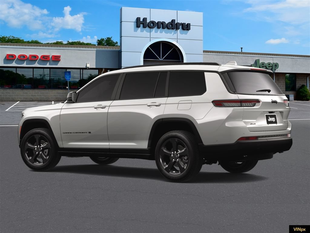 Used 2025 Jeep Grand Cherokee L Limited w/ Black Appearance Package AWD/4WD image 4