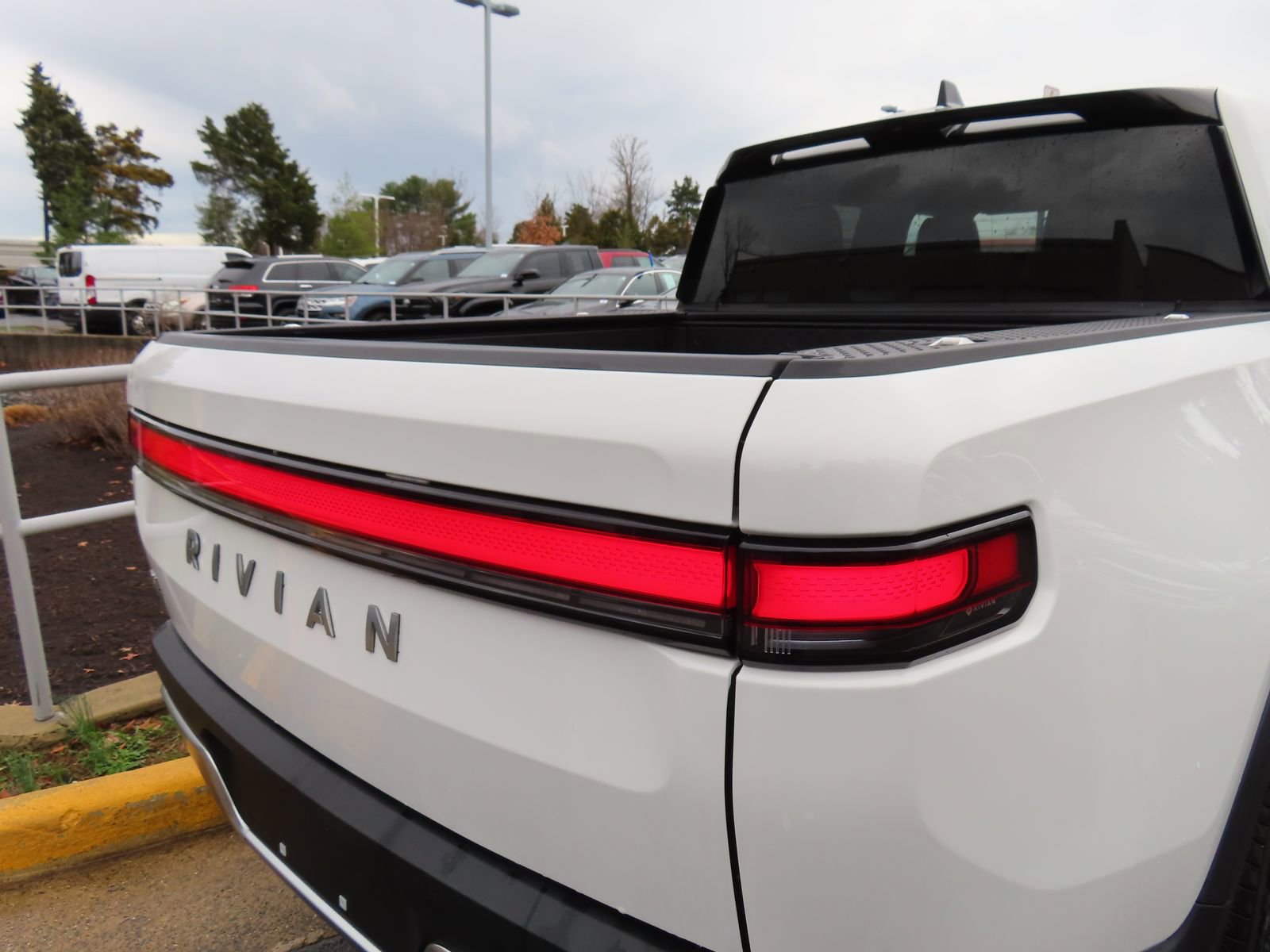Used 2025 Rivian R1T Adventure AWD/4WD image 14