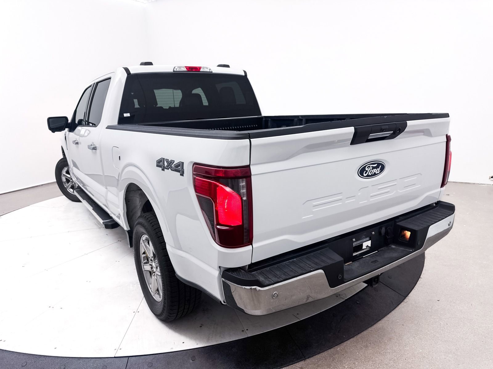 Used 2024 Ford F150 XLT w/ Tow/Haul Package AWD/4WD image 7