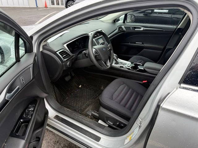 Used 2016 Ford Fusion SE w/ Equipment Group 201A FWD image 7