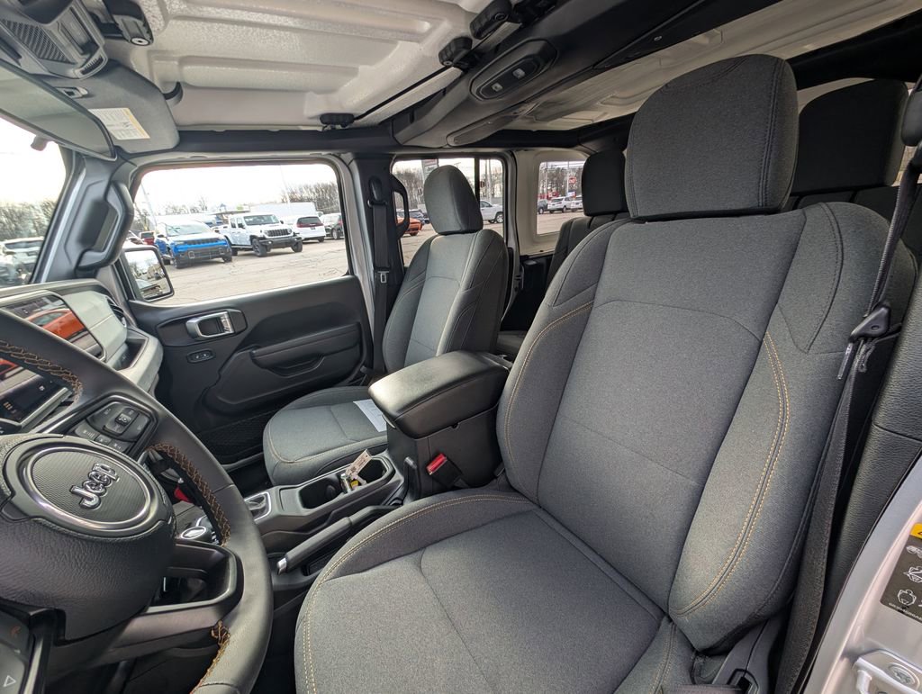 Used 2024 Jeep Wrangler Sport S image 15