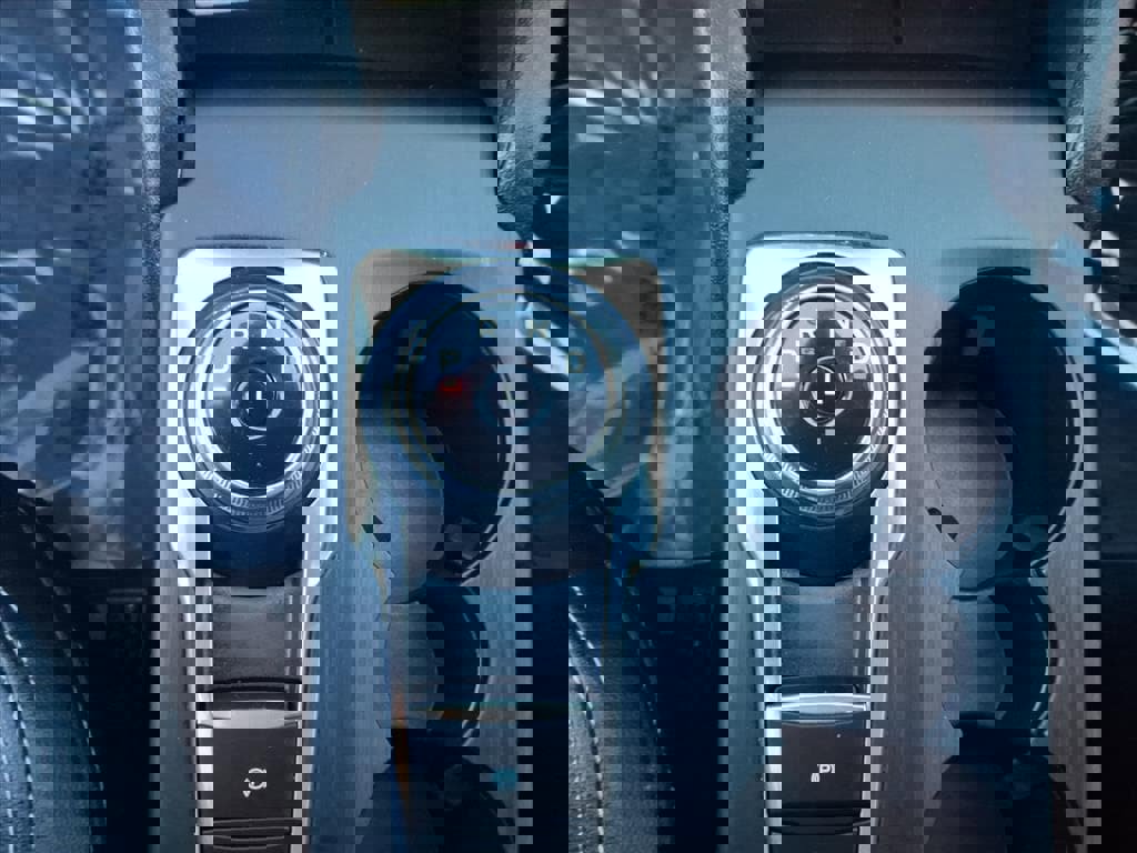 Used 2022 Ford Escape Titanium image 12