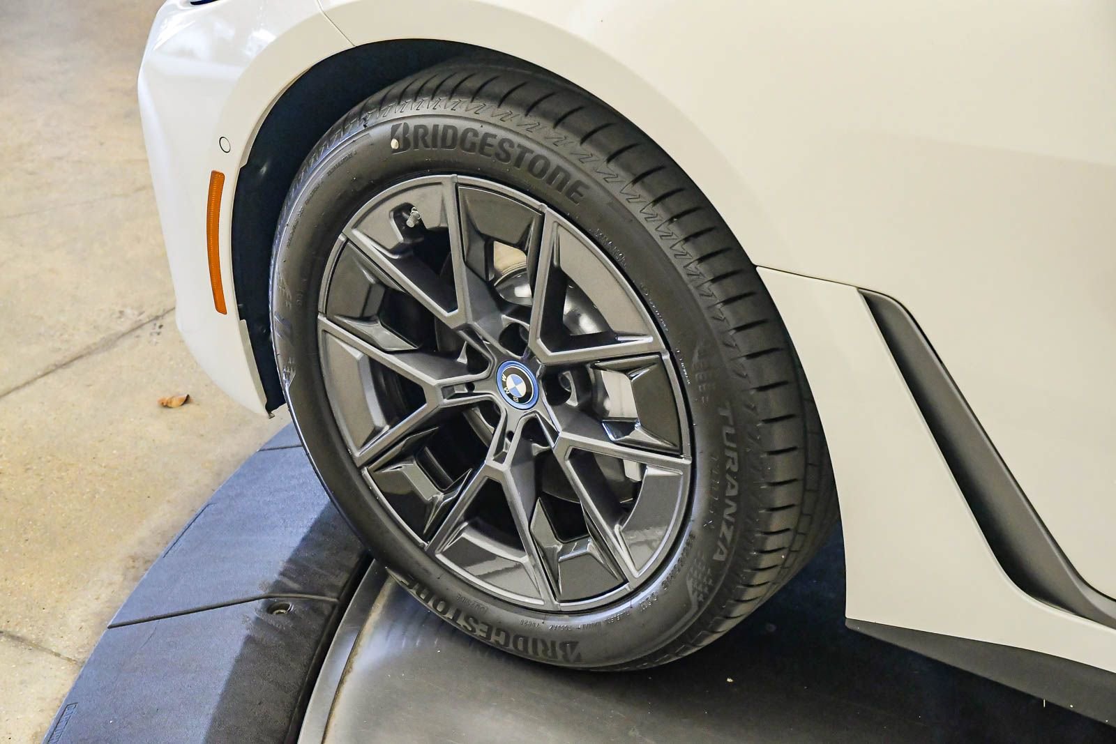 Certified 2023 BMW i4 eDrive35 w/ Premium Package RWD image 9