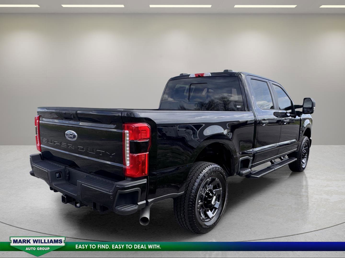 Used 2025 Ford F250 XL w/ STX Appearance Package image 4