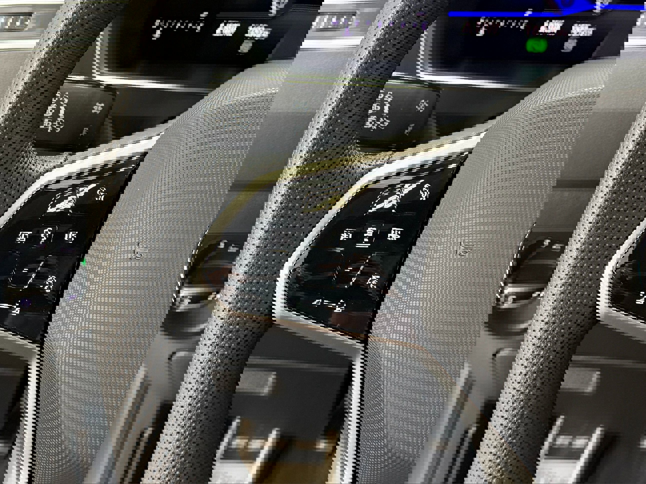 Used 2024 Volkswagen Tiguan SE R-Line image 19