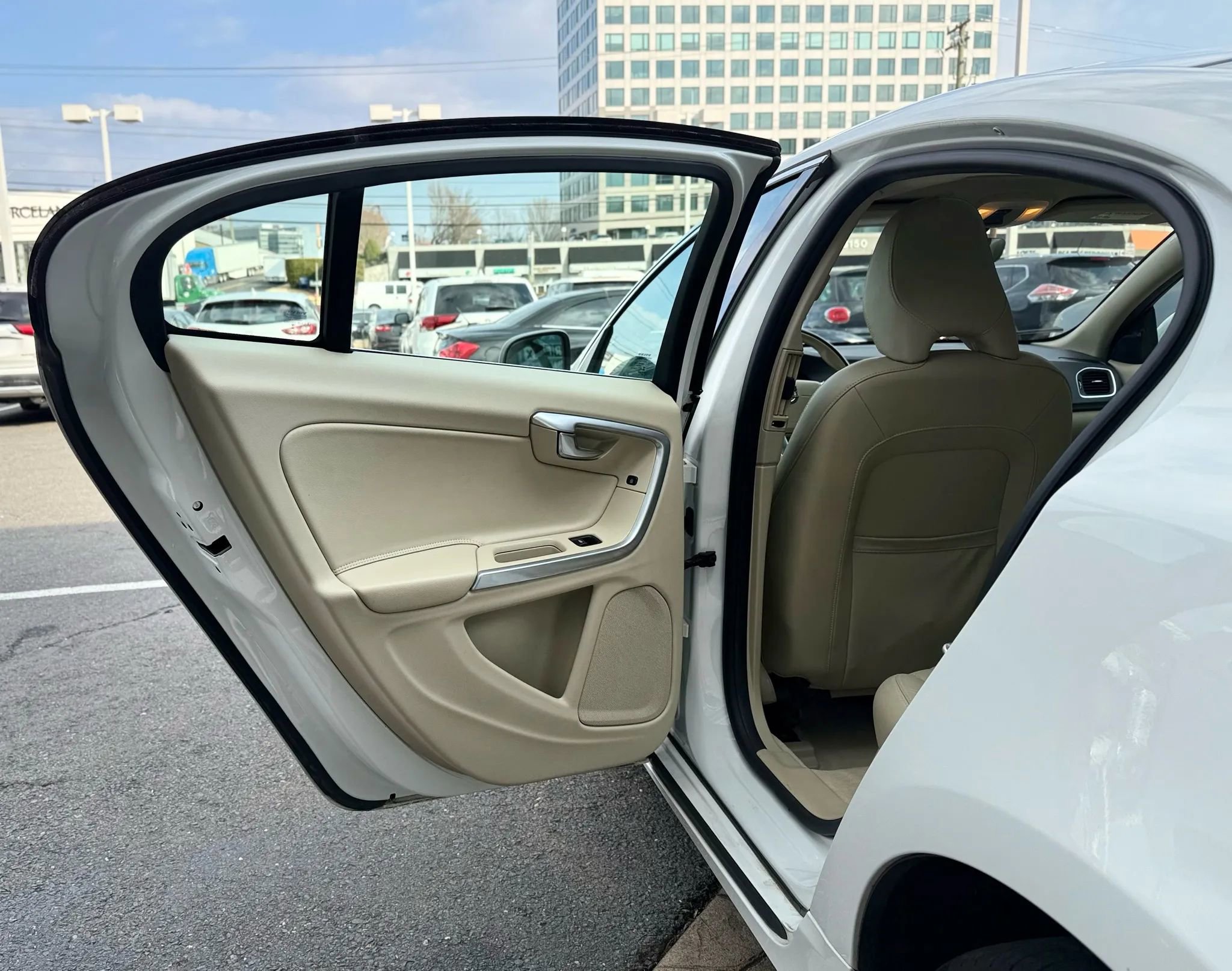 Used 2015 Volvo S60 T5 Premier image 27