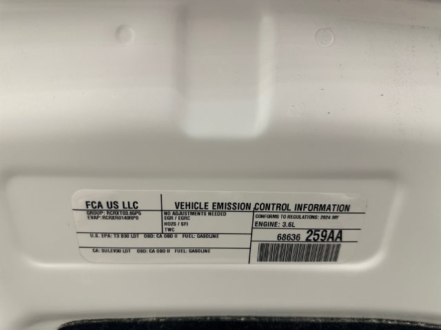Used 2024 Chrysler Pacifica Limited AWD/4WD image 29