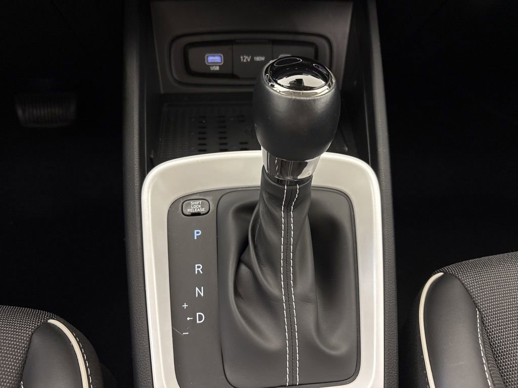 Used 2023 Hyundai Venue Limited w/ Cargo Package image 27