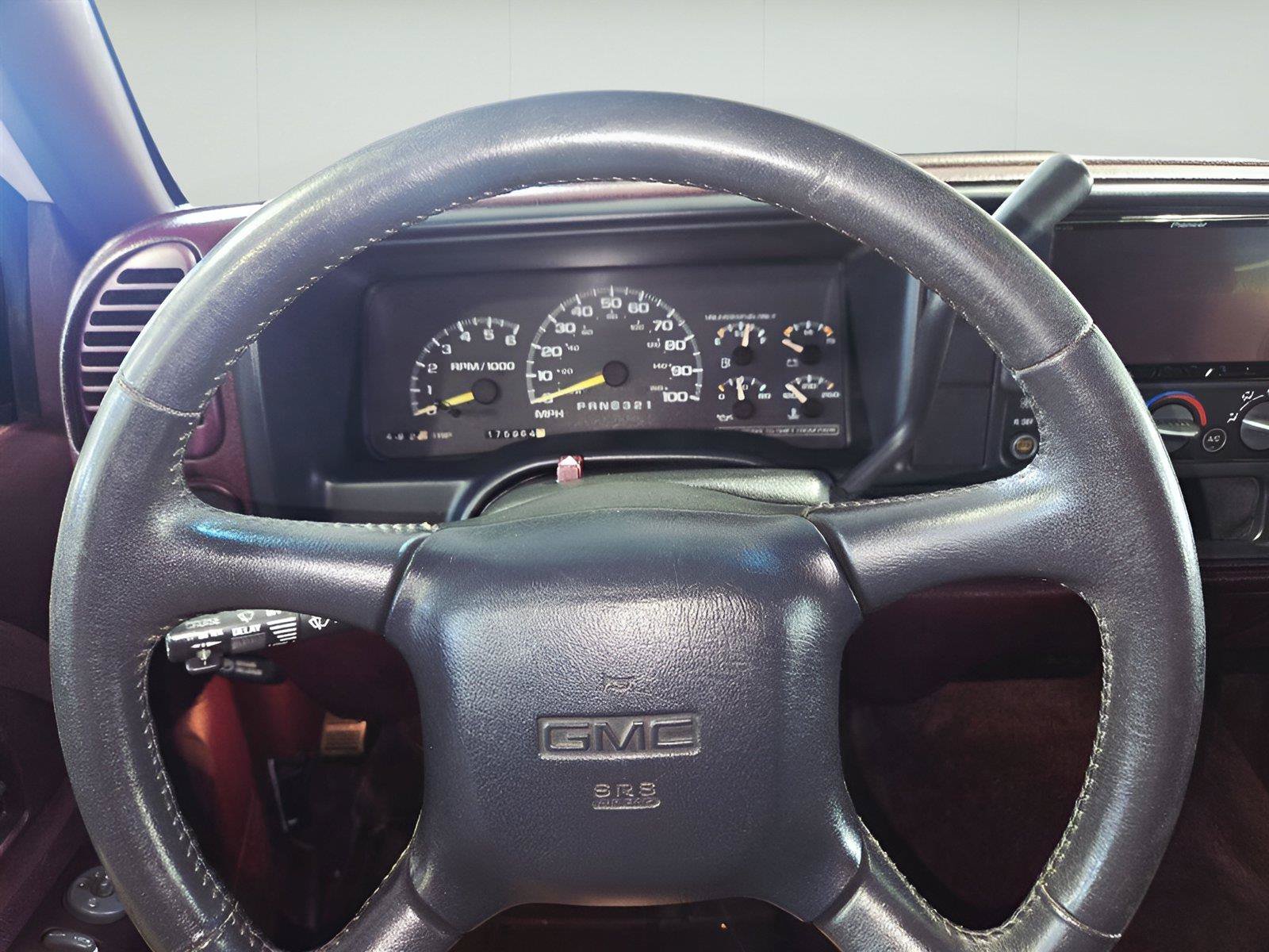 Used 1999 GMC Suburban 4WD w/ Marketing Opt Pkg 2 image 12