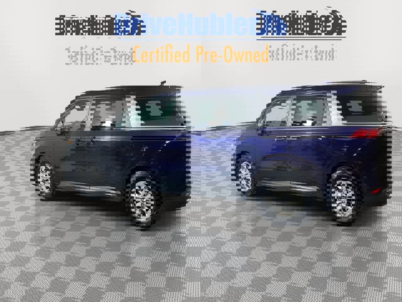 Used 2024 Kia Carnival LX image 4