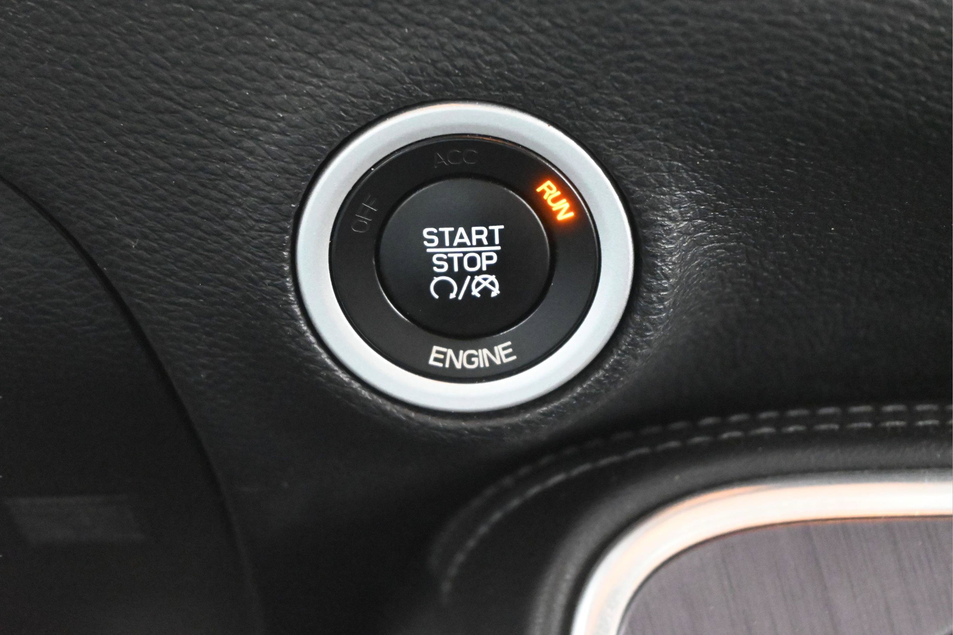 Used 2016 Dodge Challenger R/T Plus RWD image 20