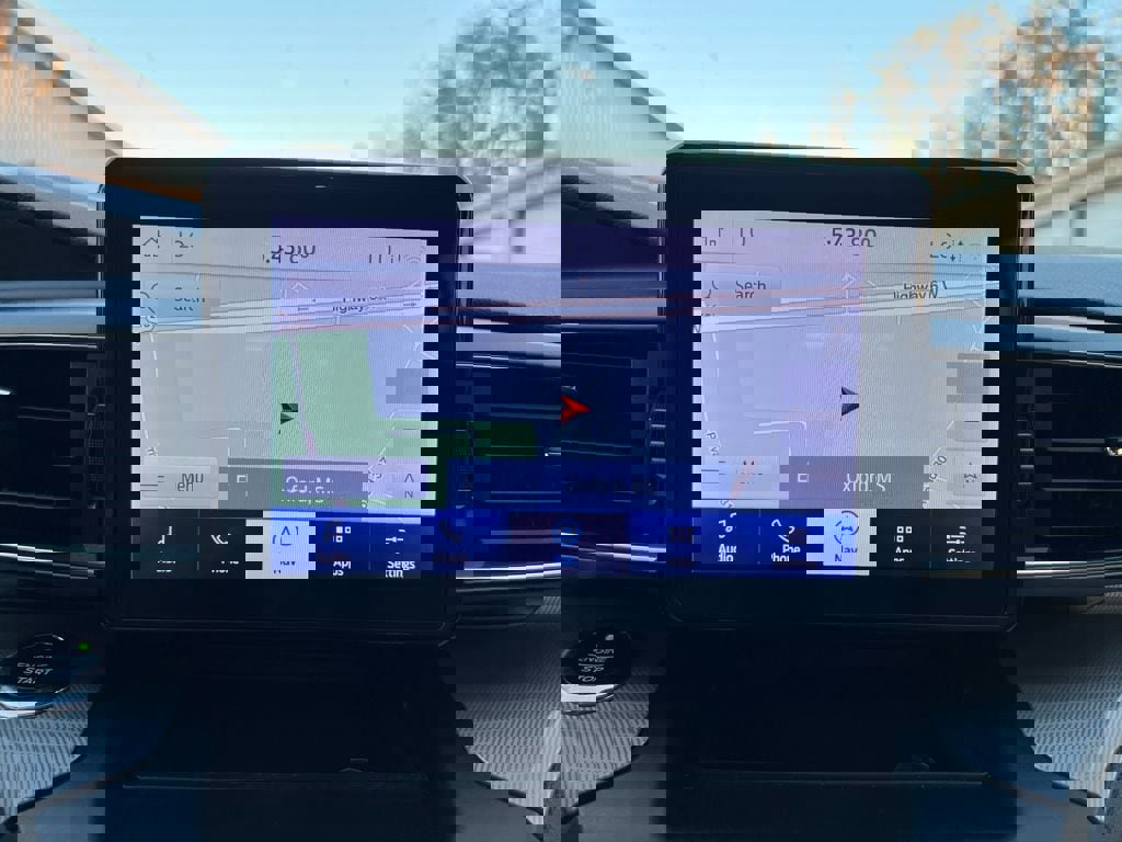 Used 2020 Ford Explorer XLT w/ Equipment Group 202A image 16