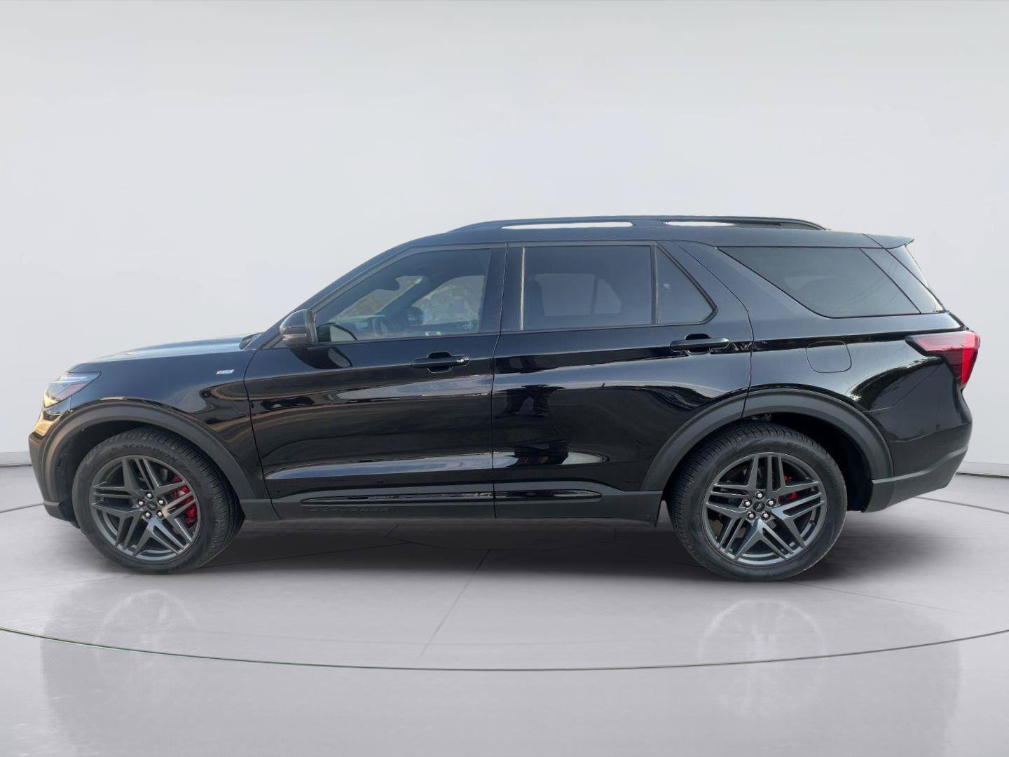 Certified 2026 Ford Explorer ST-Line w/ ST-Line Street Pack RWD image 6