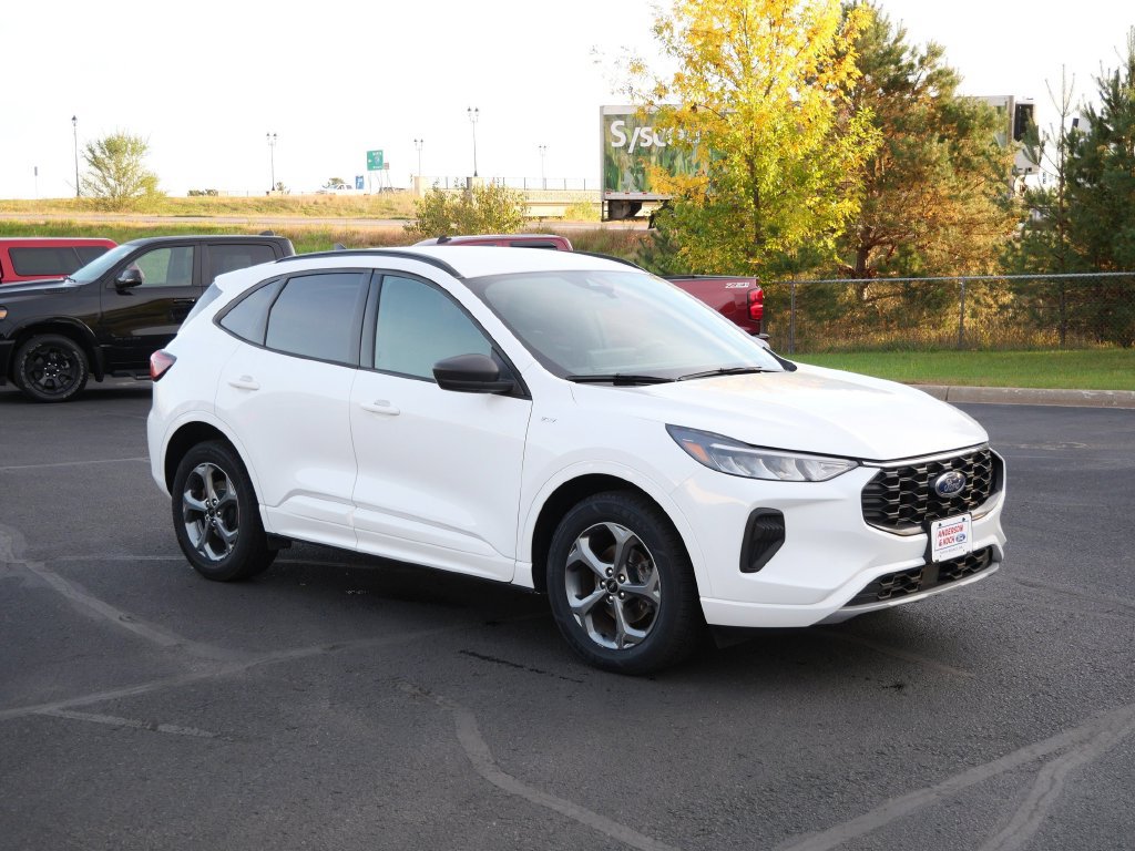 Certified 2023 Ford Escape ST-Line w/ Tech Pack #1 AWD/4WD image 3