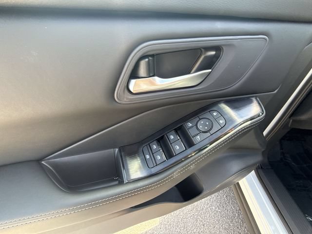 New 2026 Nissan Rogue SV w/ Cold Weather Package AWD/4WD image 13