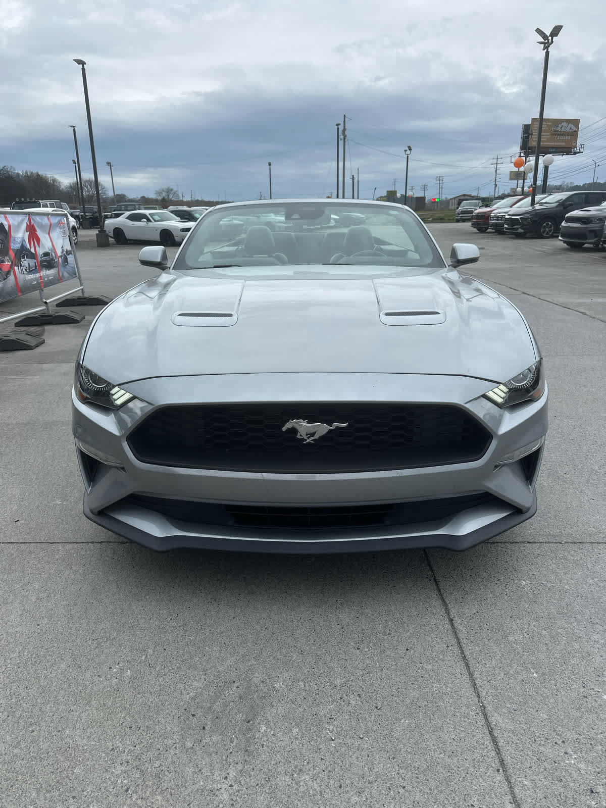 Used 2022 Ford Mustang Premium RWD image 3