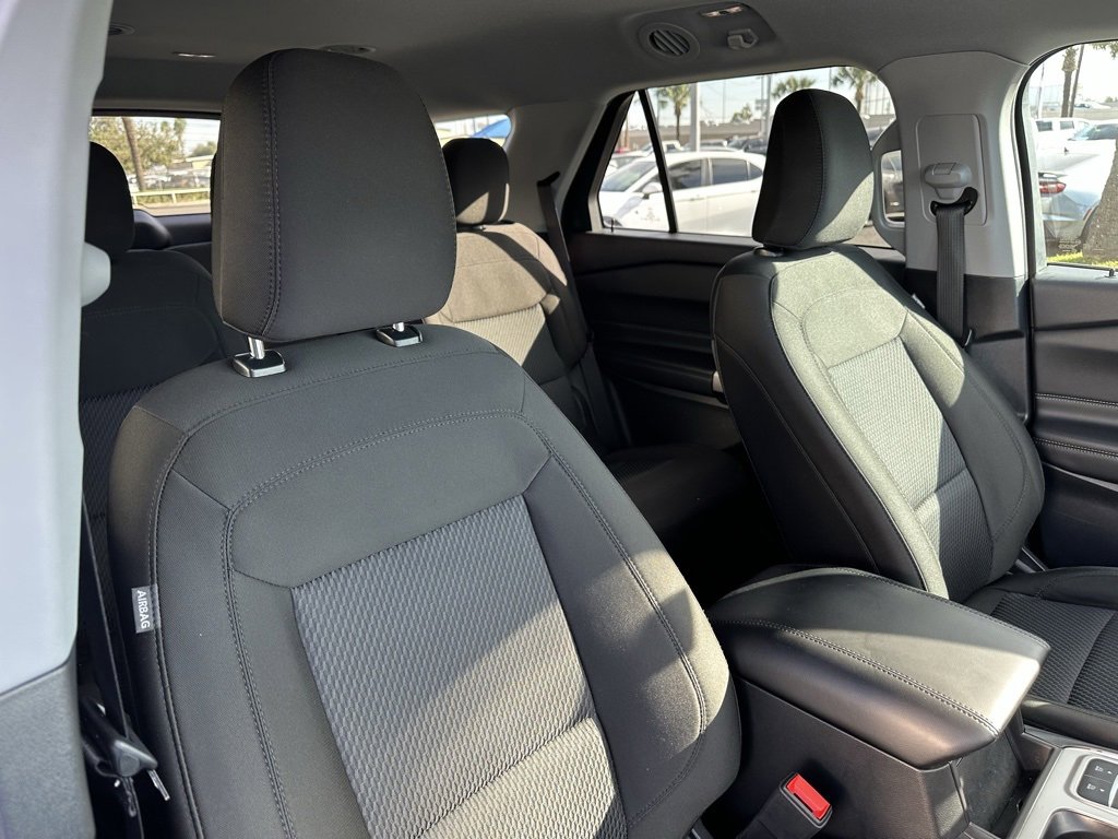 Used 2023 Ford Explorer XLT image 25