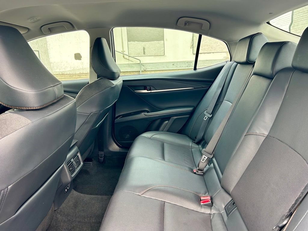 Used 2025 Toyota Camry XLE FWD image 12