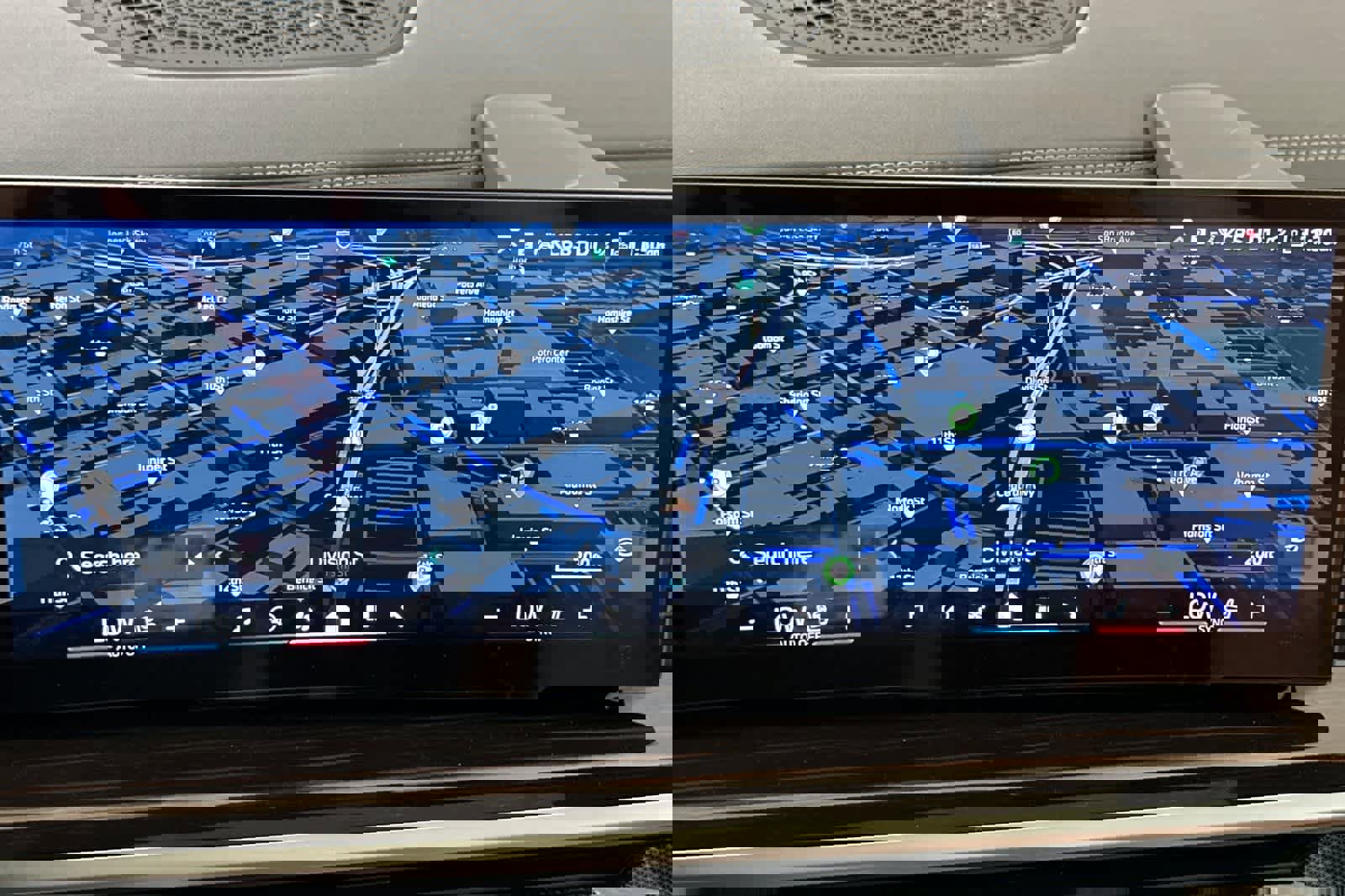 Used 2026 BMW X7 xDrive40i w/ M Sport Package image 19