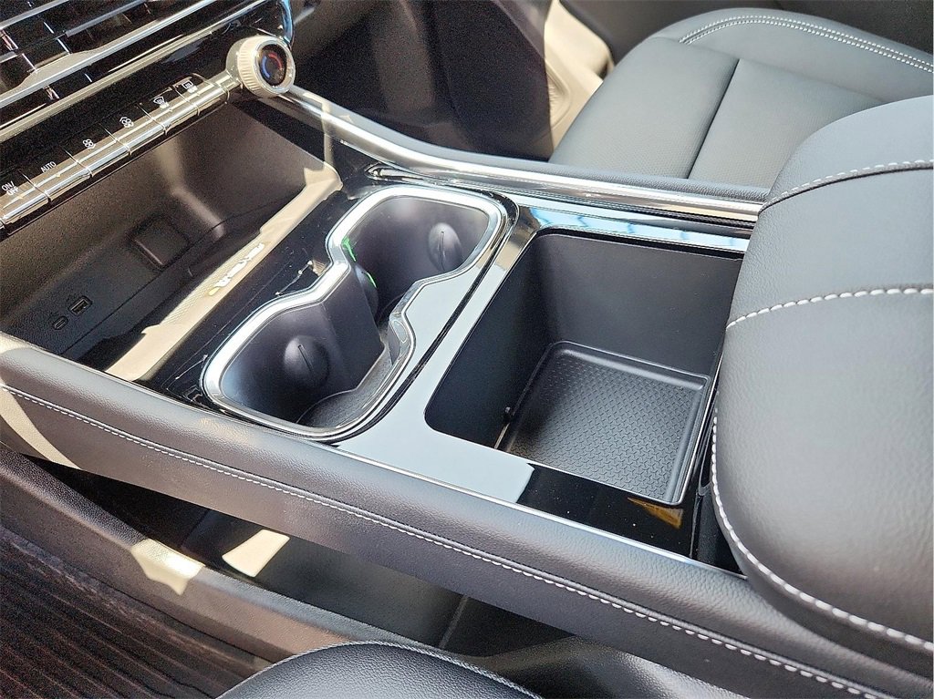 New 2026 Chevrolet Traverse LT w/ LPO, Floor Liner Package image 21