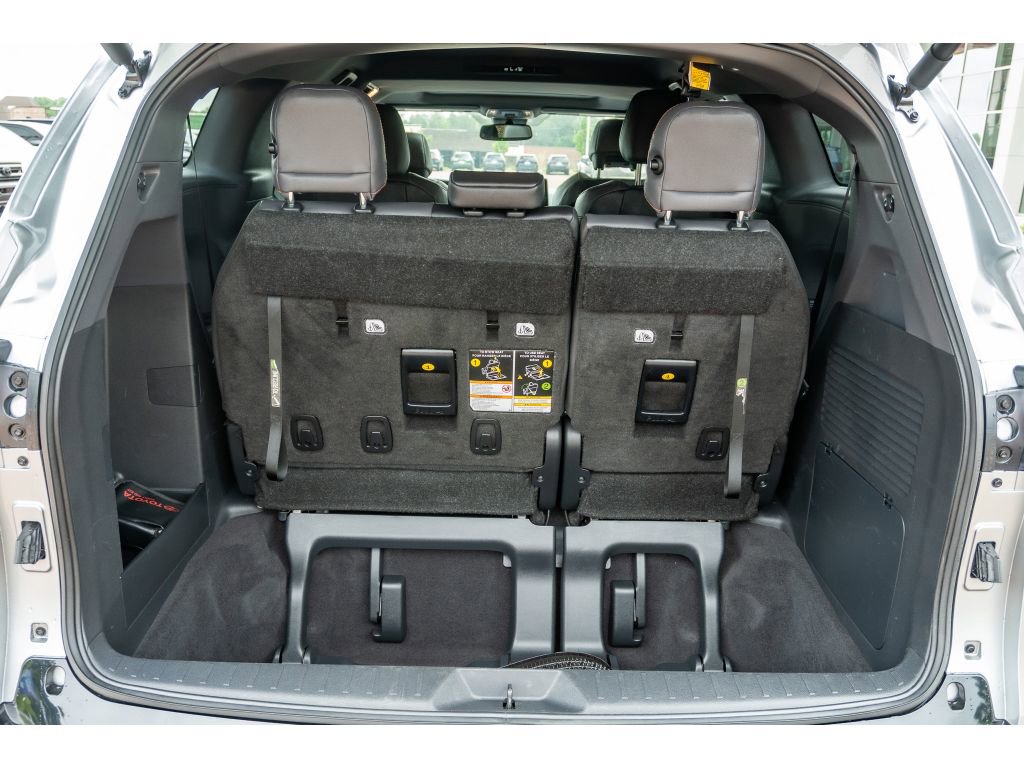 Used 2023 Toyota Sienna XSE AWD/4WD image 18