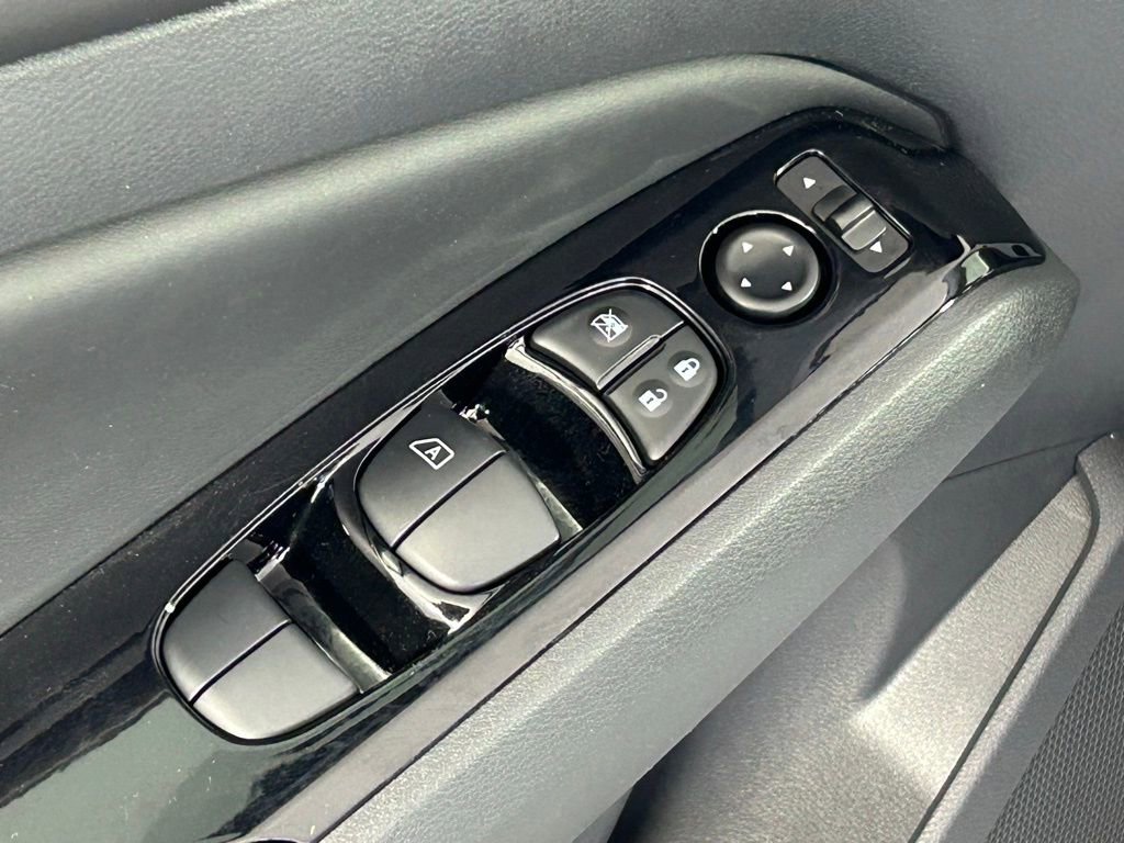 Used 2025 Nissan Altima 2.5 SR image 30