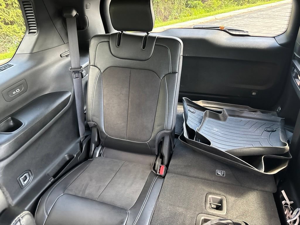 Used 2023 Jeep Grand Cherokee L Laredo AWD/4WD image 19