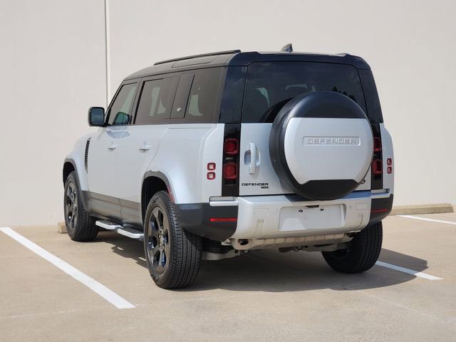 Used 2023 Land Rover Defender 110 SE image 5