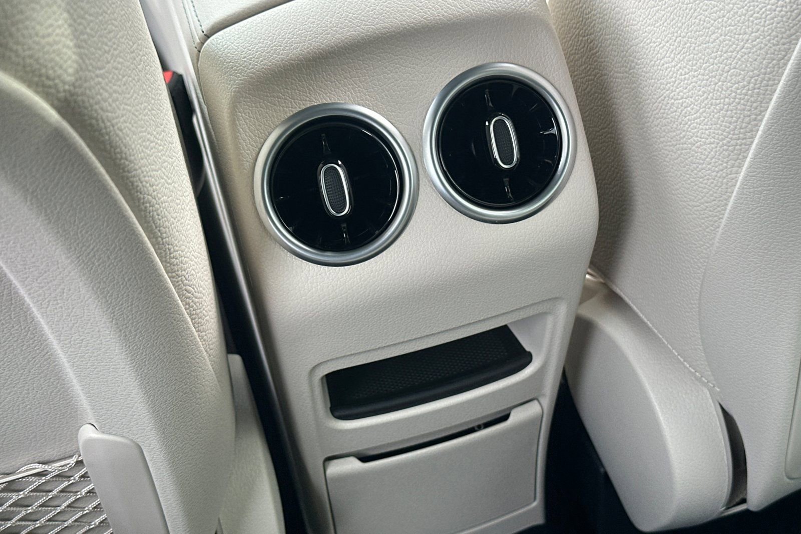 New 2026 Mercedes-Benz GLB 250 4MATIC image 23